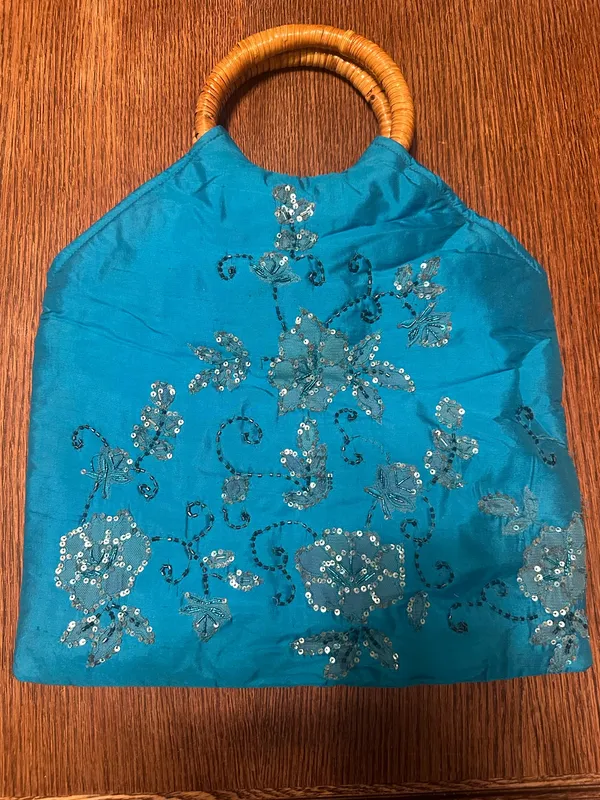 Lord & Taylor Y2K Wooden Handle Blue Purse with Embroidered Flowers - Image 2