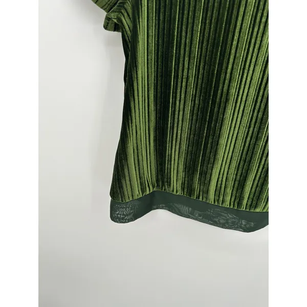 Signature Collection Green Velvet Tee Women Small Short Sleeve Striped Velour‎ - Image 3