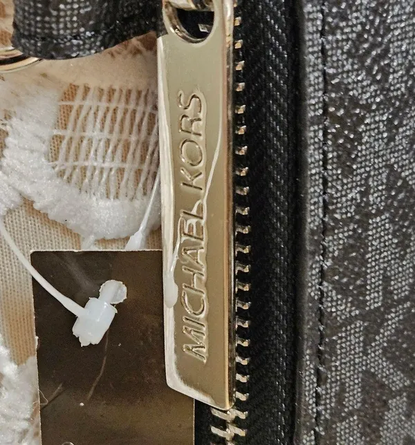 Michael Kors NWT  Belt Bag - Image 8