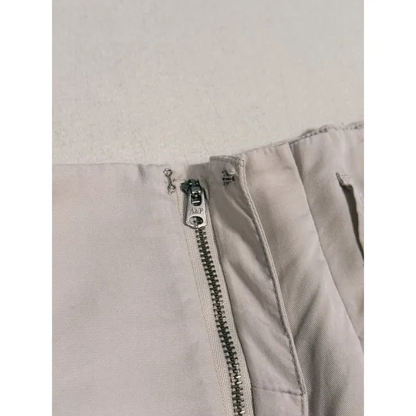 Abercrombie & Fitch High Waisted Pleated Shorts Size S Beige Preppy Quiet Luxury - Image 7