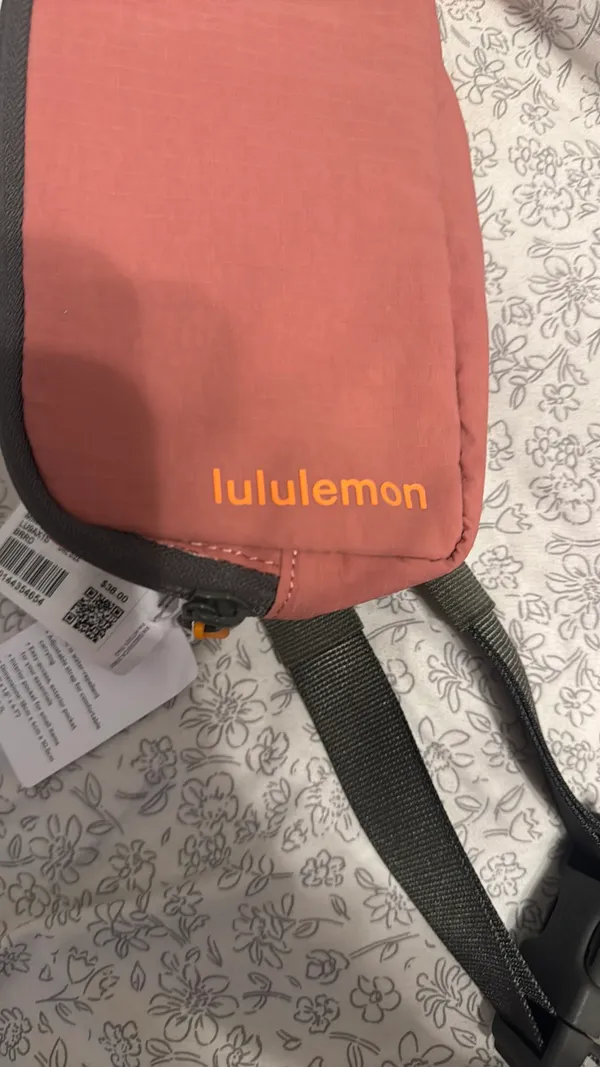 Lululemon Belt Bag - Image 5