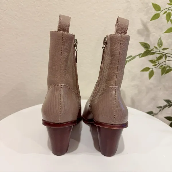 Kaanas Hague Cowboy Leather Bootie in Taupe NWOT Size 6M - Image 4