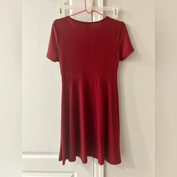 NWT Women’s Red V-Neck Dress Size Medium - Image 2