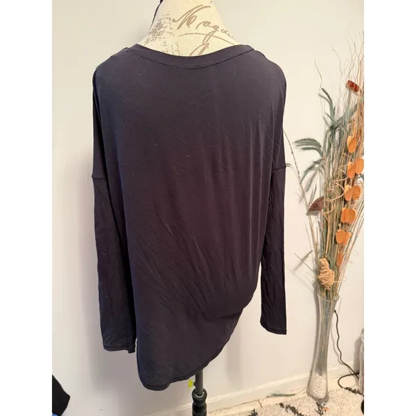 Lululemon Black Long Sleeve V Neck Athletic‎ Top Women's Size 10 - Image 2