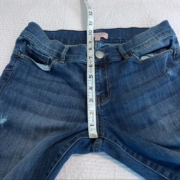Juicy Couture jeans mid-rise frayed hem size 2 - Image 5