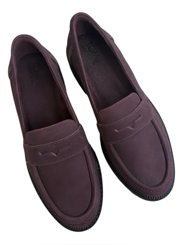 EUC Toms Leather Cara Loafers Deep Plum Size 7 - Image 2