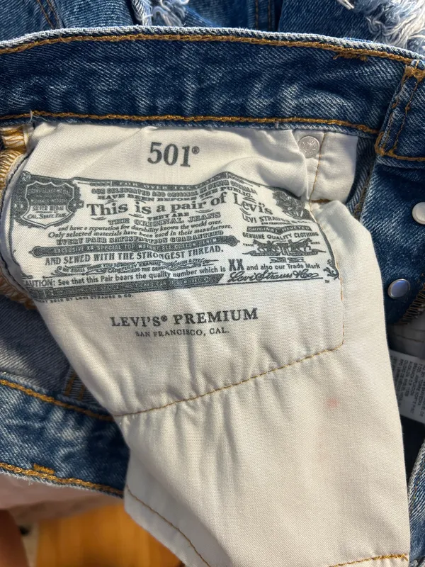 Levi’s Shorts 501 Denim Women’s size large - Image 6