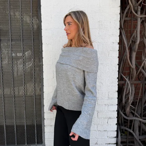 Vici Classic grey off the shoulder bell sleeve sweater Size L #winterwear - Image 3