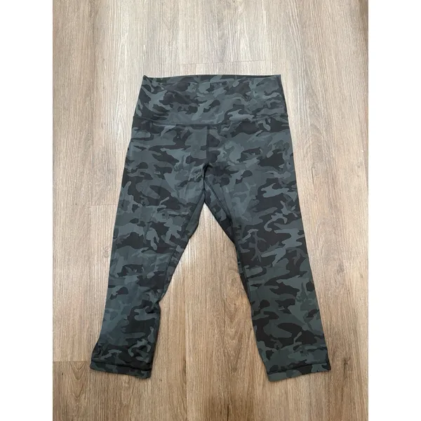 Lululemon Pants‎ Womens 12 Green Camo Ankle Leggings Yoga Athletic 21" Inseam - Image 3