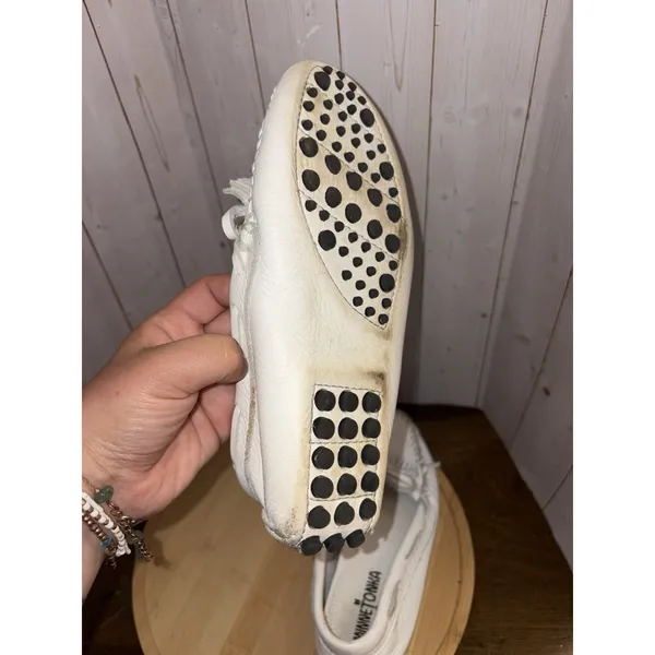 Minnetonka White Leather driving Moccasin 8.5 Comfort shoe slipper rubber sole‎ - Image 6