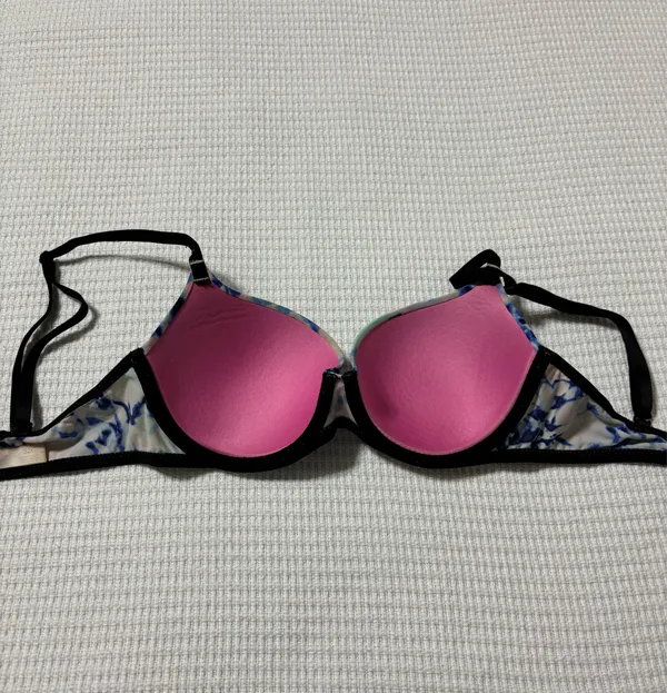 Victoria's Secret Bra - Image 4