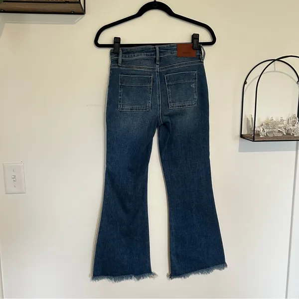 Hidden‎ Jeans Happi Medium Wash Frayed Hem Cargo Crop Flare Size 24 - Image 2