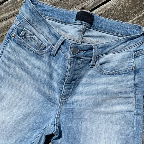 Buckle Light Blue Cropped Ankle Jeans - Image 2
