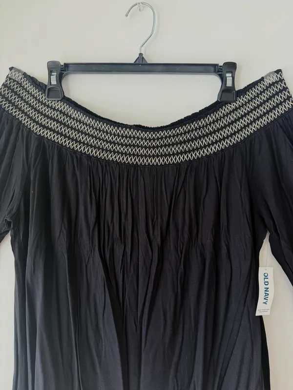 Old Navy Off-The-Shoulder Top - Image 2