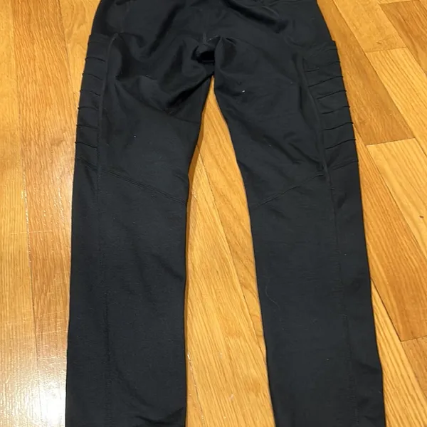 Zella size small bottoms good condition - Image 3