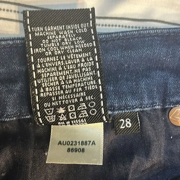 7 for all mankind Jeans Shorts Size 28. Waist: 28 inches - Image 9