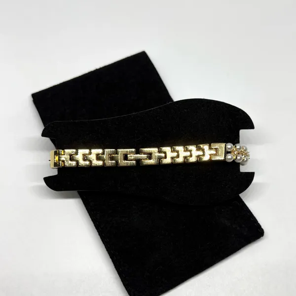 Gold and Pearl dainty vintage style watch - Image 4