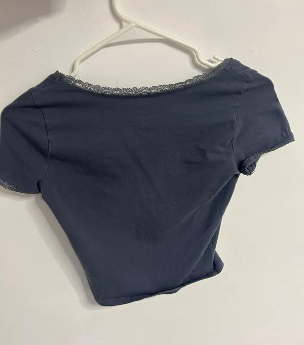 Hollister Baby Tee - Image 2