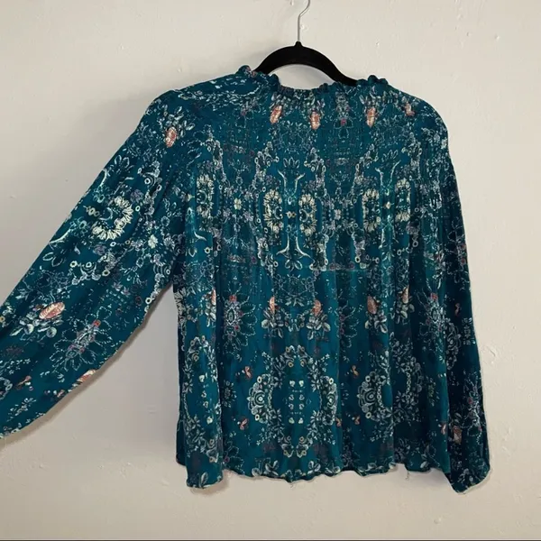 $60 Altar'd State Boho Floral smocked Loose top M - Image 3