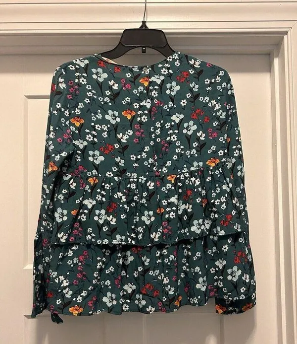 New Zara Lightweight Floral Green Long Sleeve Peplum Top Sz Medium Button Back - Image 3