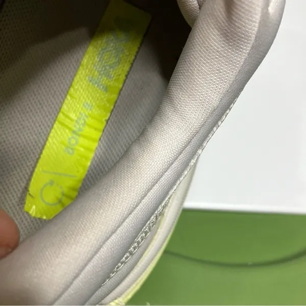 Hoka one one Blondi 8 Nimbus‎ Cloud sneakers size 8.5 B - Image 5
