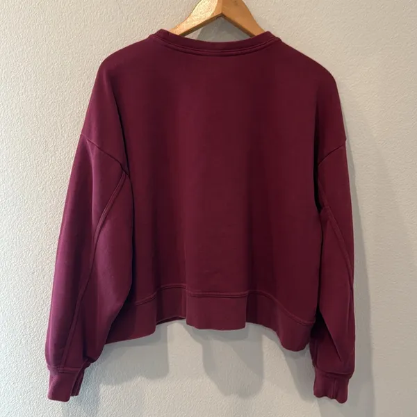 Nike Women's Maroon Logo Cropped Crewneck Sweatshirt Size Large - Image 6