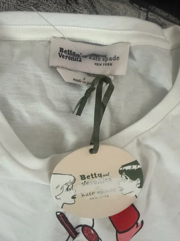 NWT Kate Spade x Archie Comics Betty & Veronica preppy graphic milkshake tee small. - Image 6