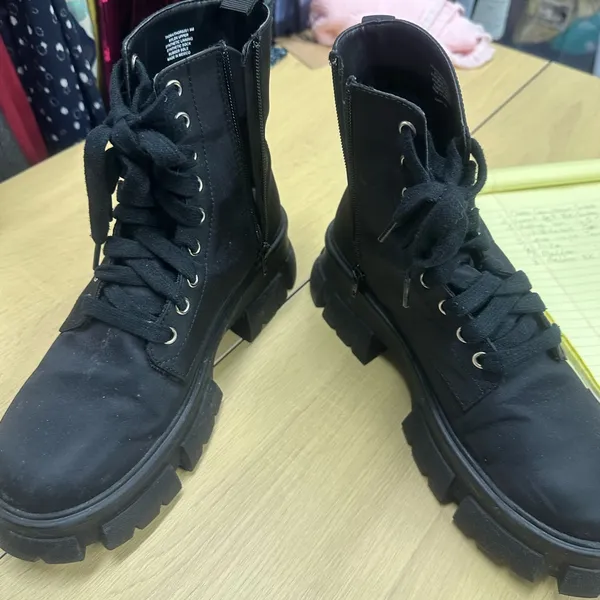 Steve Madden Thora Women’s Black Lace-up Boots Size 9M EUC - Image 7