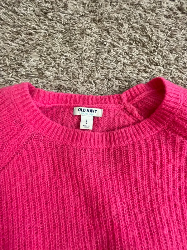 Old Navy Pink Sweater - Image 3