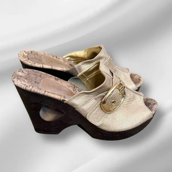 Gold Leather Wooden Heels‎ Size 8 - Image 3