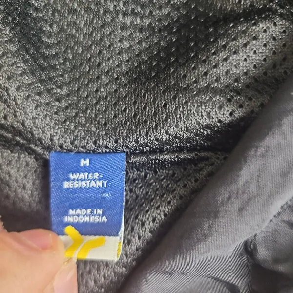 Old Navy Women's Rain Jacket Water Resistant Size Medium Full Zip Hooded Pockets - Image 4