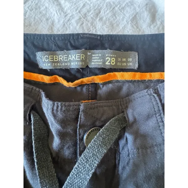 Icebreaker New Zealand Merino Women's Hiking Cargo Shorts, Charcoal, Size 28 - Image 2