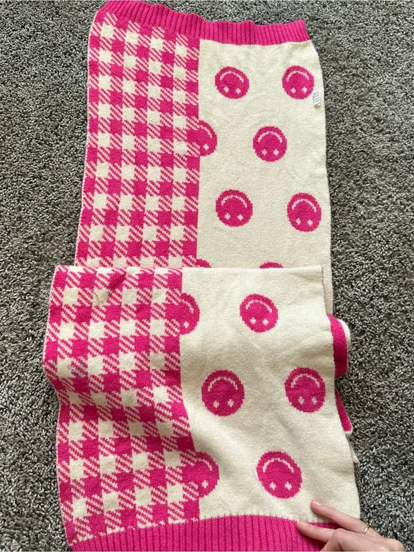 Dolls Kill Hot Pink & Cream Smiley Houndstooth Knit Scarf - Image 3