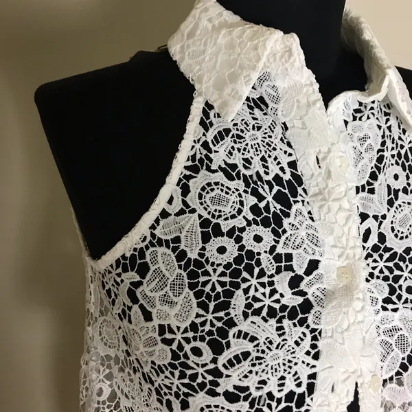 Zara White Lace Sleeveless Top NWT - Image 2