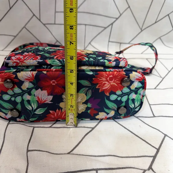 Lug Crossbody‎ Bag Medium Navy Floral Quilted Multi-Pocket Travel Purse - Image 4