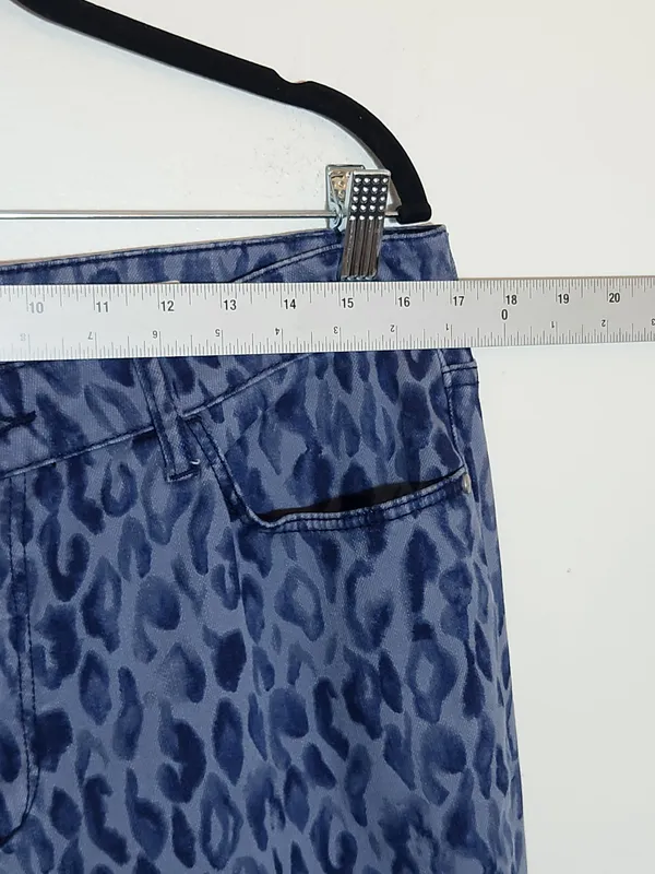 Pilcro Blue Leopard Print Mid-Rise Skinny Jeans Size 32/Size 14 - Image 7