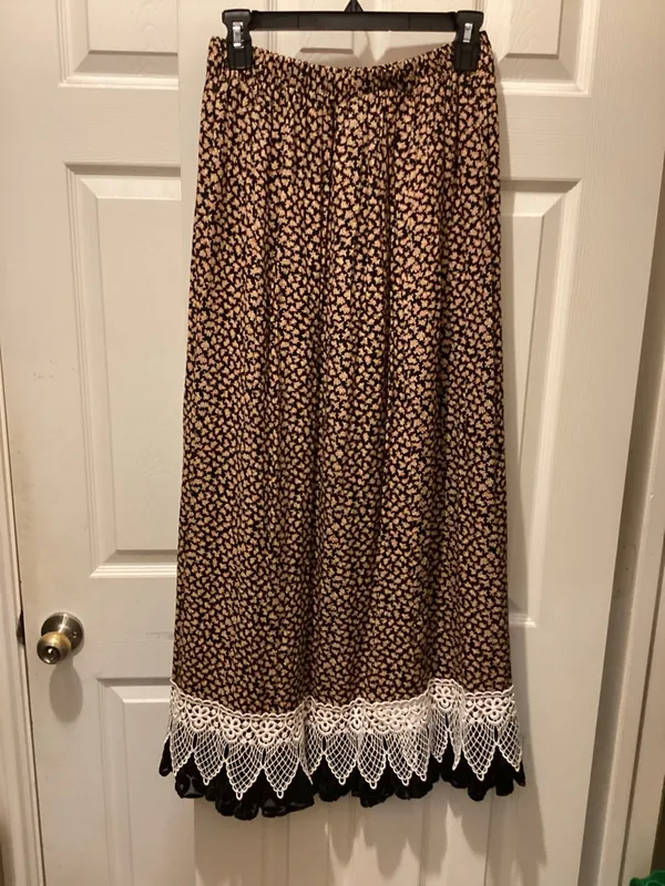 Women's Brown Floral Maxi Skirt with Lace Trim - Image 4