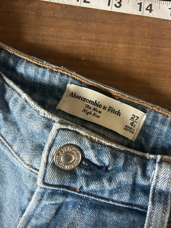 Abercrombie & Fitch The Mom High Rise Curve Love 4/27 - Image 4