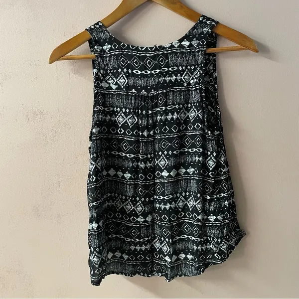 Urban Outfitters Sparkle & Fade Black Tribal Print Top Size M EUC - Image 10