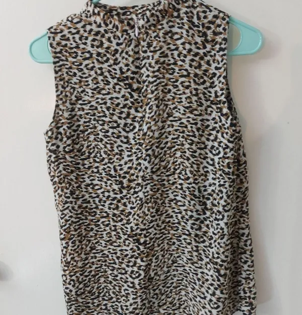 Zac & Rachel V-Neck Animal Print Sleeveless Blouse S Mobwife Dopamine Corporate - Image 6