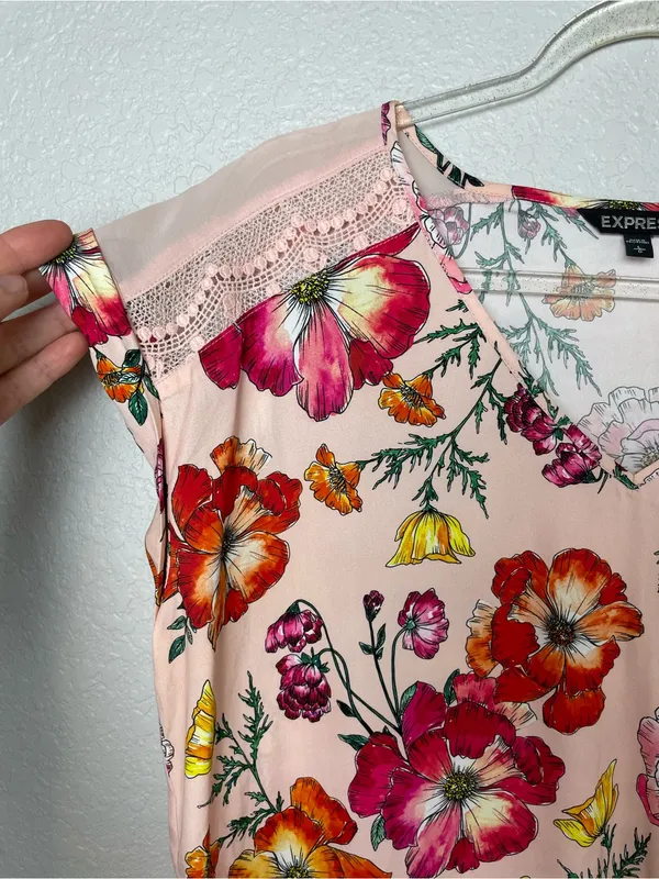 Express Pink Floral Lace-Trim V-Neck Cap Sleeve Blouse Size L - Image 2