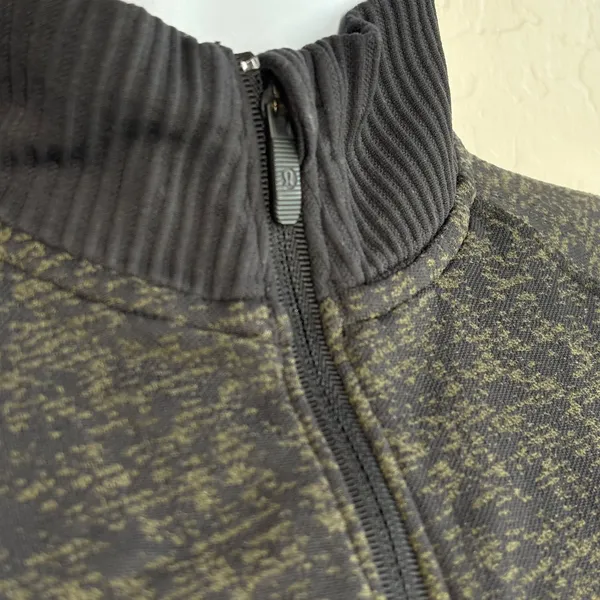 Lululemon Green Black Rest Less Half Zip Pullover Mock Shirt Top Sz Med 6/8‎ - Image 3
