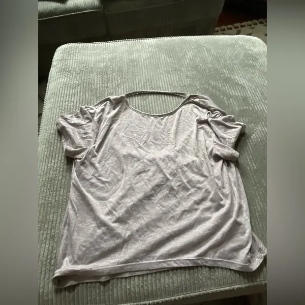 Piece Apparel Open Back Scoop‎ T Shirt Medium - Image 4