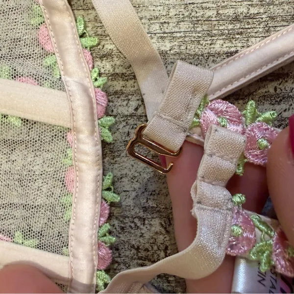 NWOT Crystal Martin Floral Garter Belt - Image 6