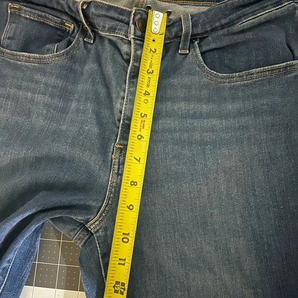 Levis Blue Skinny Jeans with Distressed Details - Image 9