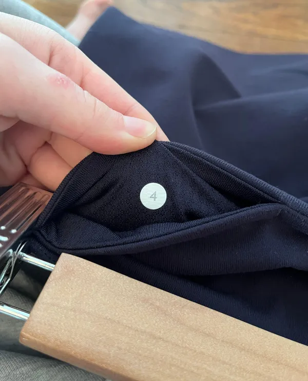 Lululemon Navy Skirt - Image 4