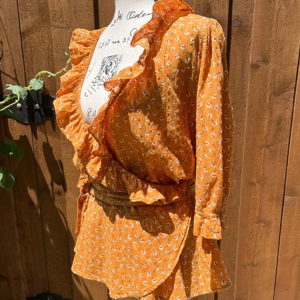 Women’s Ruffled Casual Work Wrap Blouse Size L Golden Mustard Yellow EUC - Image 3