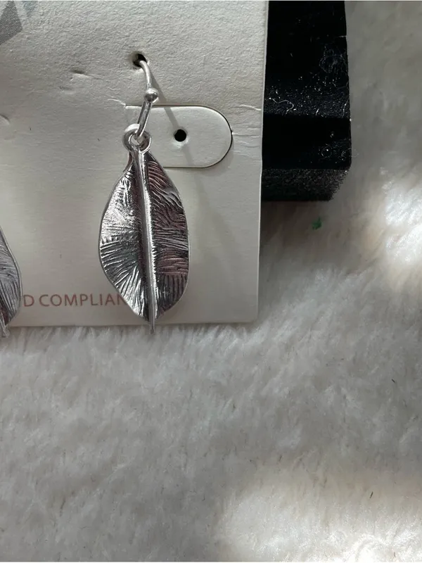 Pomina Silver Feather Drop Earrings - Image 3