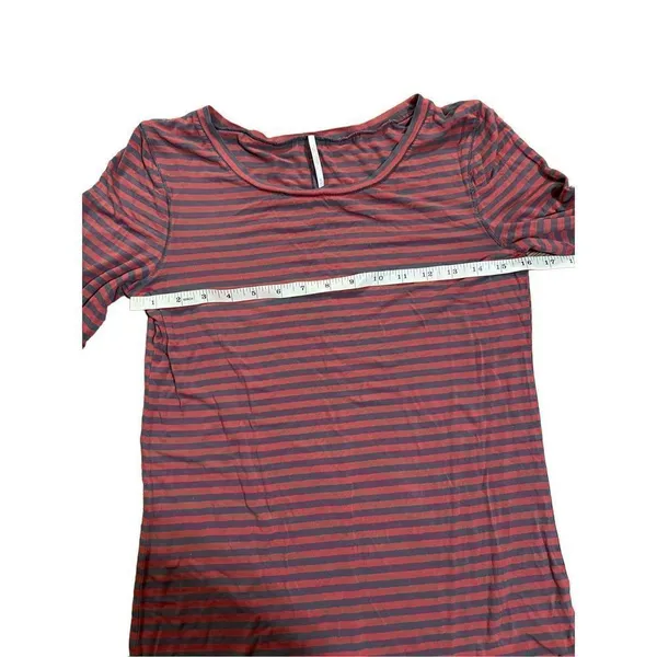 Free People Red Gray Leader Of The Pack Elbow Sleeve Tee Womens M‎ soft stretchy - Image 5