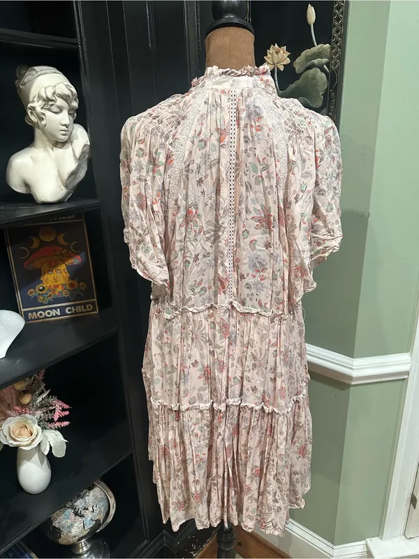 Karlie Light Pink Tiered Floral Mini Dress – Size Large - Image 8